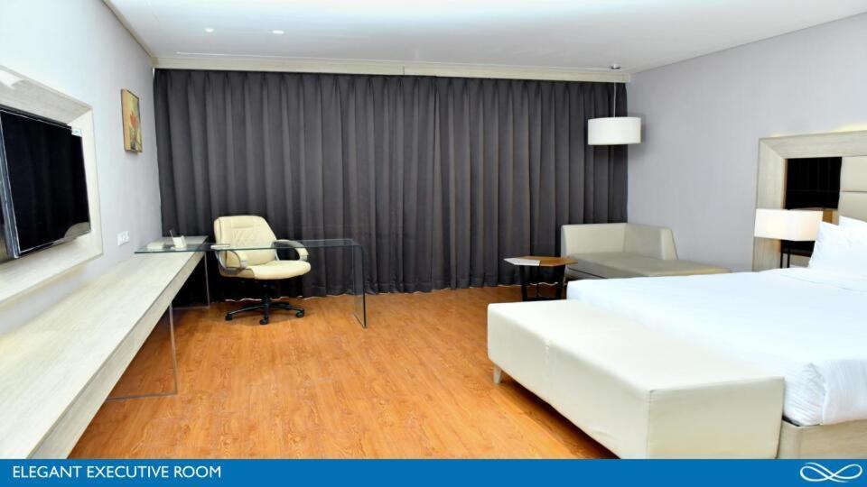 Sarovar Portico Morbi Exterior foto